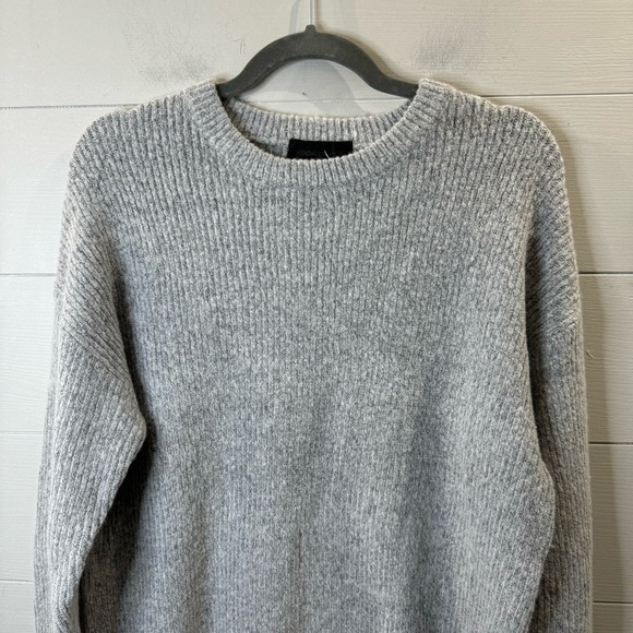 Kendall & Kylie Women's Gray Comfy Sweater Size XS - Picture 2 of 7